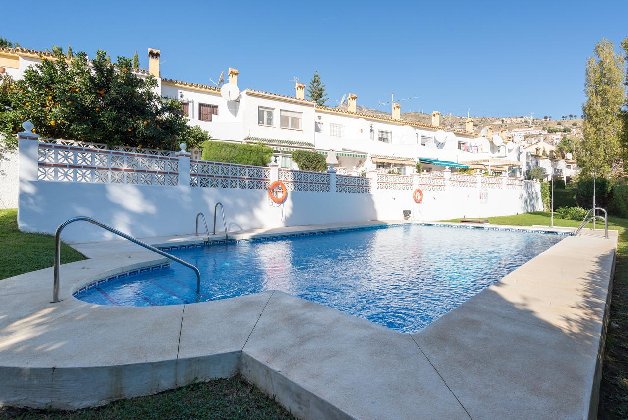 Malagasuite Bungalow Pool Benalmádena Kültér fotó